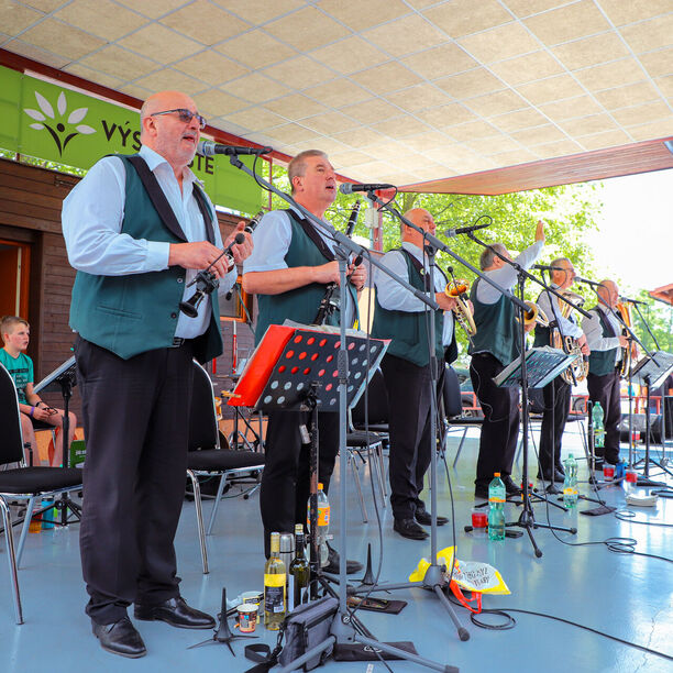 Hudební program v Pivovarské zahradě a autogramiáda Jakuba Smolíka