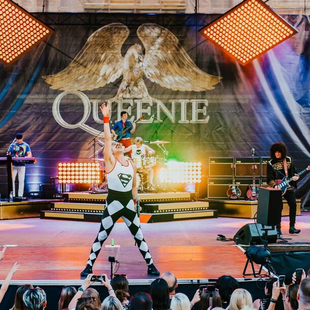 My jsme QUEENIE