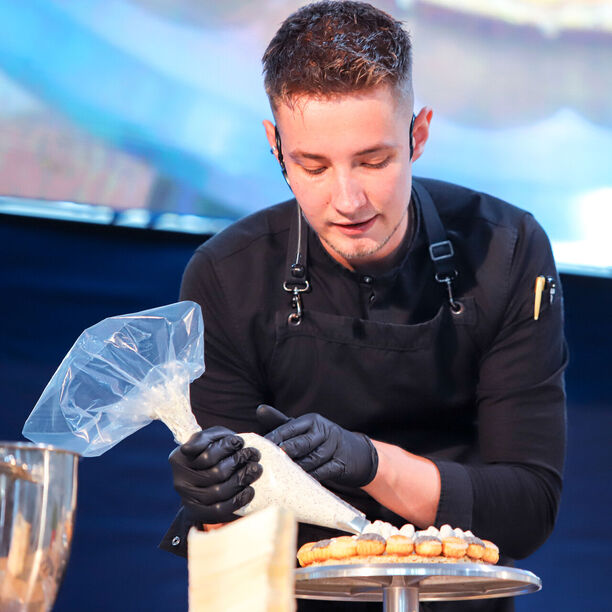  KUCHAŘSKÉ SHOW NA PÓDIU / OCHUTNÁVKY